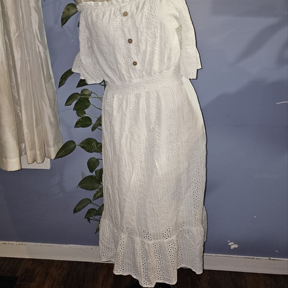 Boho style eyelet dress - Picture 3 of 9